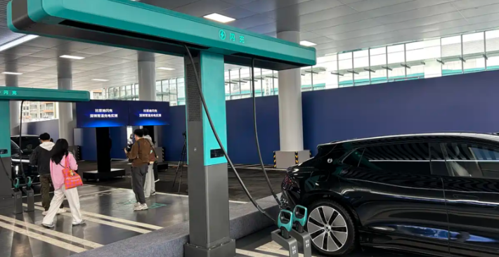 BYD GIỚI THIỆU PIN BLADE THẾ HỆ THỨ 2 VÀ CÔNG NGHỆ SẠC SIÊU NHANH FLASH CHARGING